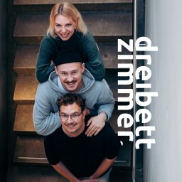 Artwork for dreibettzimmer.